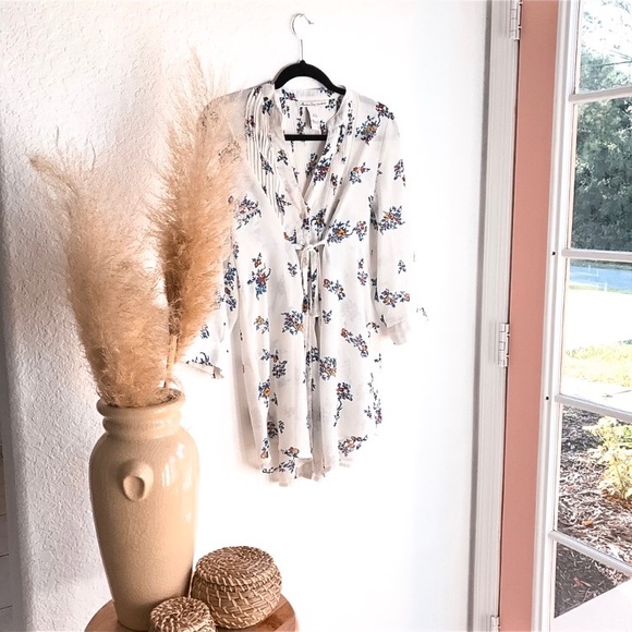 American Rag Tops - 🛍5FOR$25Sheer American Rag Cie Entry Blouse